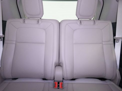 Used 2020 Lincoln Aviator Reserve w/ Equipment Group 201A AWD/4WD image 26