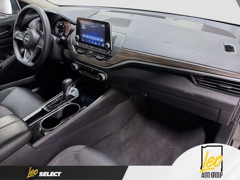 Used 2024 Nissan Altima 2.5 SV image 26