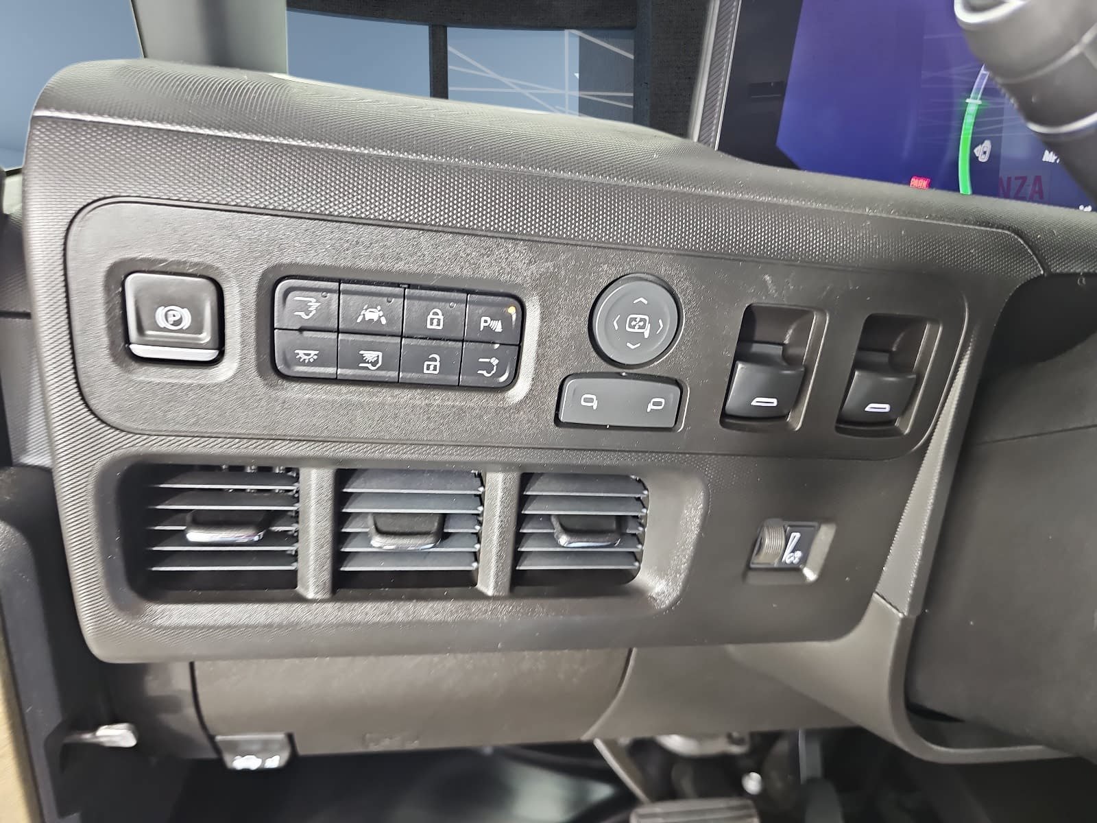 Used 2023 Chevrolet Brightdrop 600 w/ Active Safety Package 2 AWD/4WD image 20