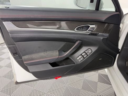 Used 2016 Porsche Panamera GTS image 14