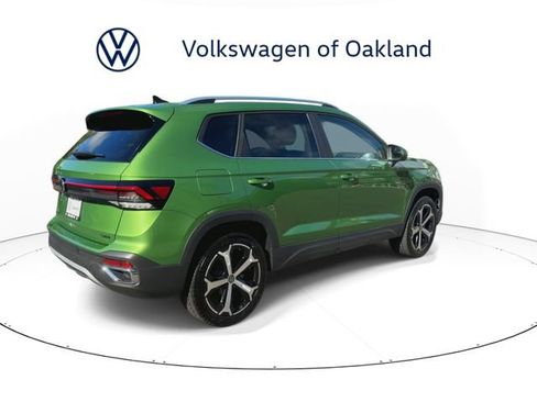New 2026 Volkswagen Taos SEL AWD/4WD image 8