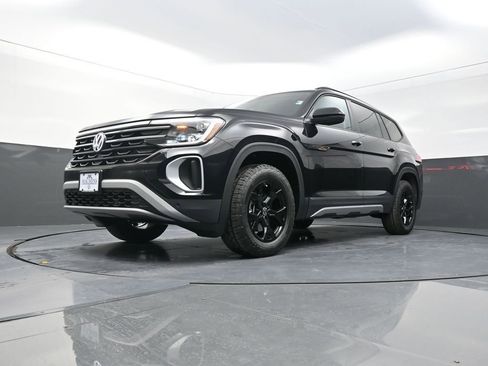 New 2026 Volkswagen Atlas Peak Edition image 23