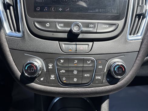 Used 2021 Chevrolet Malibu LT FWD image 24