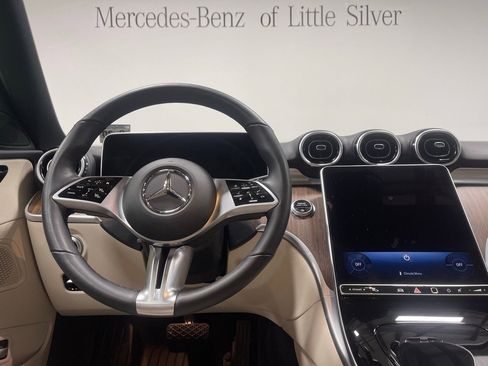 Used 2025 Mercedes-Benz C 300 4MATIC Sedan image 31