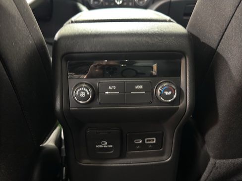 Used 2023 GMC Acadia SLE w/ Infotainment Package image 13