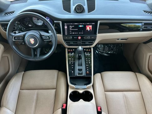 Certified 2023 Porsche Macan S AWD/4WD image 6