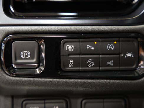 New 2026 GMC Yukon XL AT4 w/ AT4 Premium Plus Package image 36