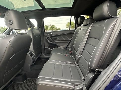 Used 2022 Volkswagen Tiguan SEL R-Line image 34