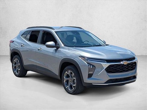 New 2026 Chevrolet Trax LT w/ Driver Confidence Package FWD image 5