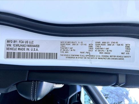 Used 2022 Jeep Grand Cherokee Laredo w/ Luxury Tech Group I AWD/4WD image 34