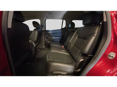 Used 2023 GMC Acadia SLT AWD/4WD image 15