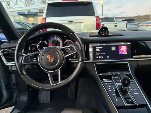 Used 2019 Porsche Panamera 4 image 23