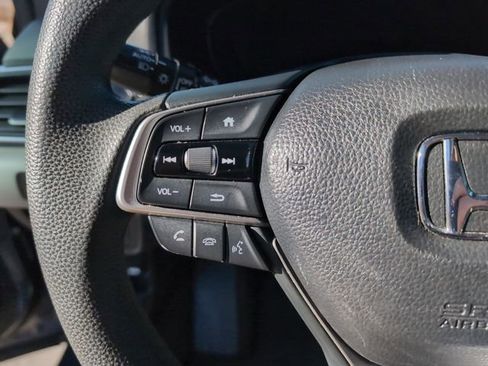 Used 2018 Honda Accord EX image 14