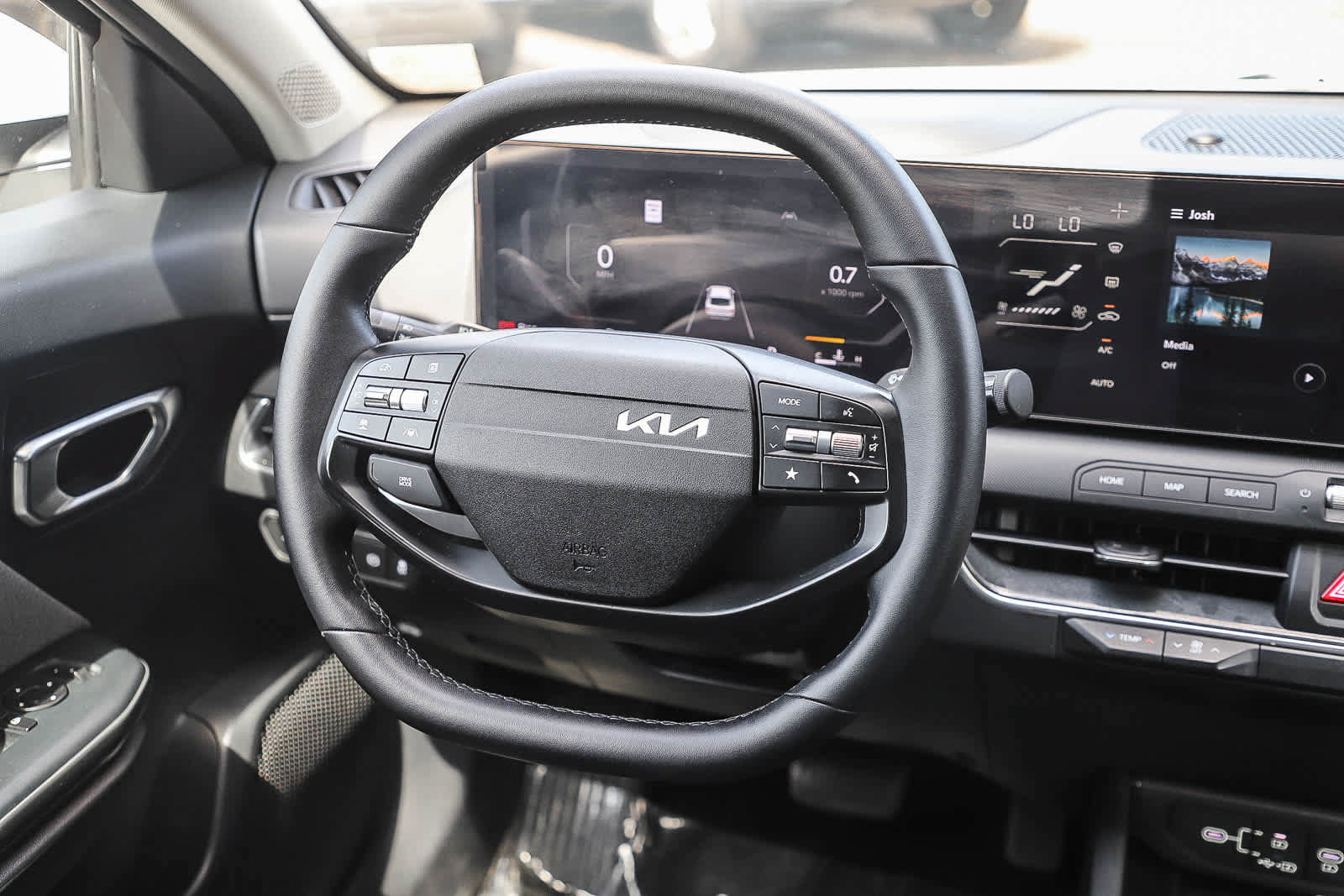 Used 2025 Kia K4 EX FWD image 15