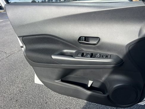 New 2025 Nissan Kicks Play S image 16