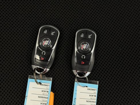 Used 2020 Buick Envision Essence FWD image 9