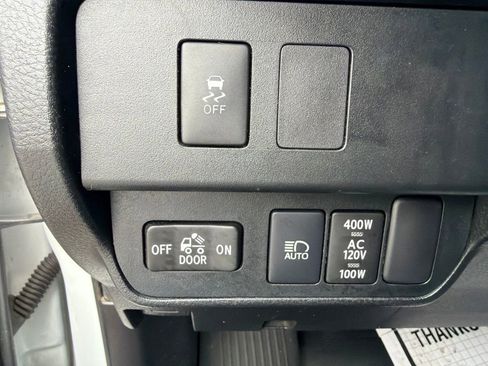 Used 2021 Toyota Tacoma TRD Sport w/ Technology Package AWD/4WD image 18
