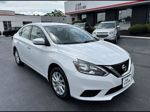 Used 2019 Nissan Sentra SV FWD image 2