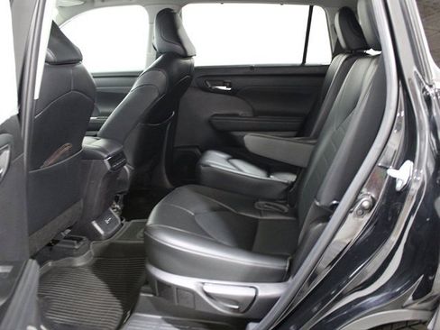 Certified 2022 Toyota Highlander XLE image 15