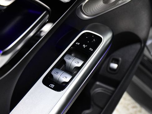 Certified 2025 Mercedes-Benz GLC 300 GLC 300 image 18