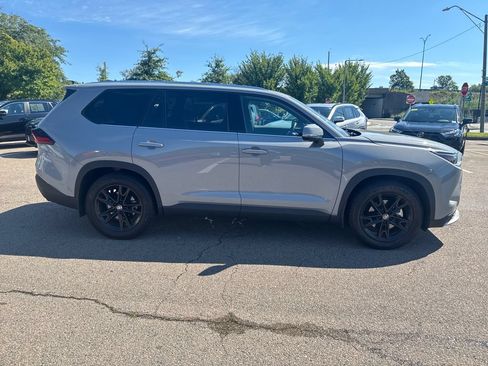 Used 2025 Toyota Grand Highlander AWD Hybrid image 8