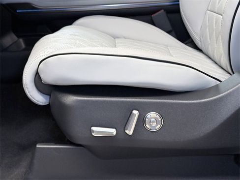 New 2026 Lincoln Navigator L Black Label image 35