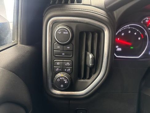 Used 2022 Chevrolet Silverado 3500 LT image 38