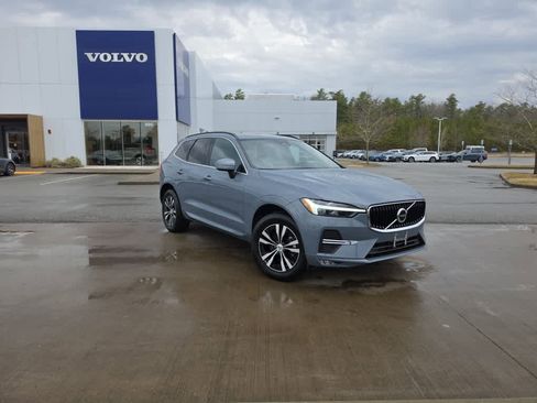 Used 2023 Volvo XC60 B5 Core w/ Climate Package image 2