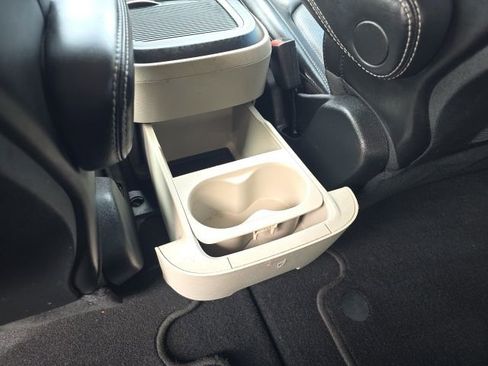 Used 2022 Chrysler Pacifica Touring-L image 30