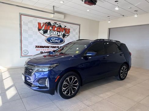 Used 2022 Chevrolet Equinox RS w/ LPO, Floor Liner Package image 1