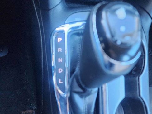 Used 2017 Chevrolet Cruze LT FWD image 19