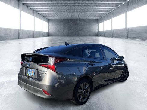 Used 2019 Toyota Prius XLE image 5