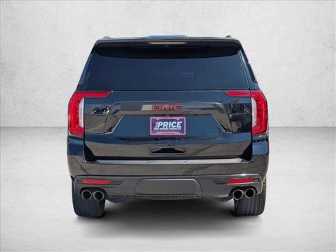 Used 2022 GMC Yukon XL Denali image 7