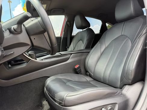 Used 2022 Toyota Avalon XLE FWD image 10