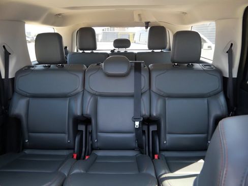 Used 2025 Ford Expedition Active AWD/4WD image 15