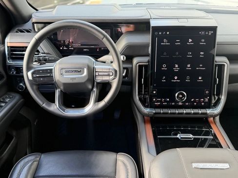 Used 2025 GMC Yukon Denali AWD/4WD image 27