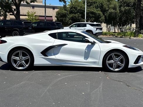 Used 2026 Chevrolet Corvette Stingray Coupe w/ 1LT RWD image 2