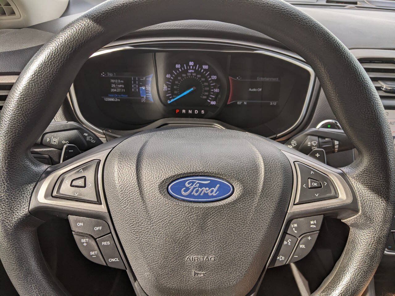 Used 2019 Ford Fusion SE FWD image 19