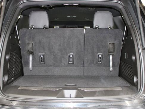 Used 2022 Chevrolet Tahoe Z71 image 16