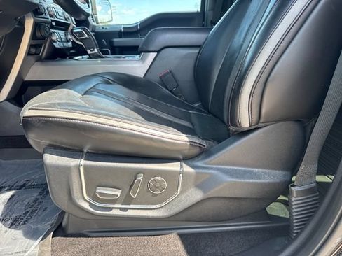 Used 2018 Ford F150 Platinum w/ Equipment Group 701A Luxury AWD/4WD image 12