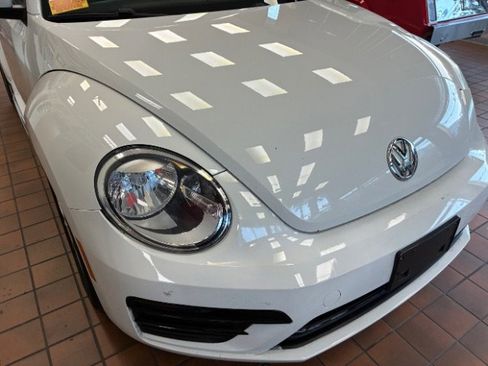 Used 2018 Volkswagen Beetle 2.0T S w/ Style & Comfort Package For S image 2