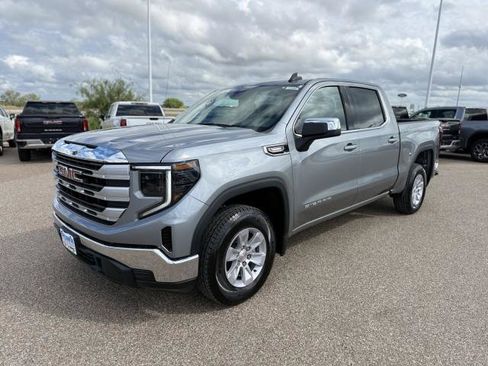 New 2026 GMC Sierra 1500 SLE image 4