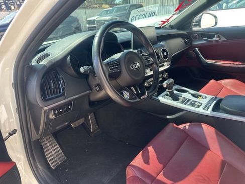 Used 2021 Kia Stinger GT1 AWD/4WD image 11