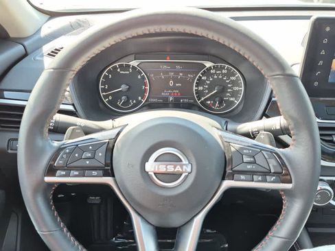 Used 2023 Nissan Altima 2.5 SR w/ SR Premium Package FWD image 17