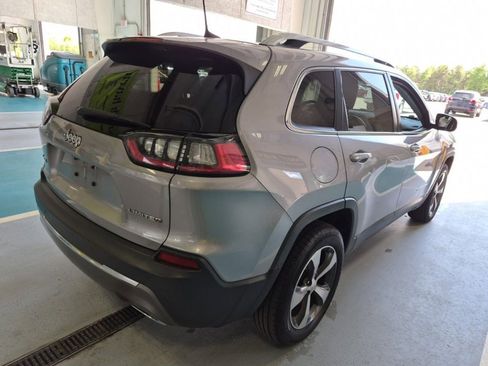 Used 2019 Jeep Cherokee Limited AWD/4WD image 2