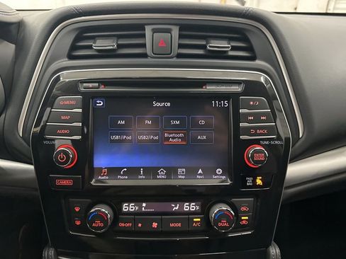 Used 2017 Nissan Maxima SR w/ Midnight Edition image 15