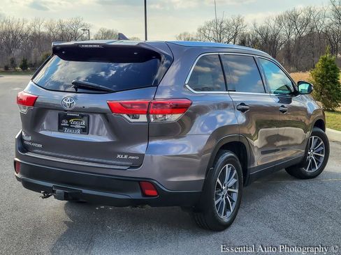 Used 2019 Toyota Highlander XLE AWD/4WD image 7