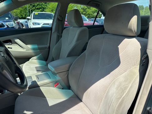 Used 2011 Toyota Camry LE w/ LE Extra-Value Pkg FWD image 15