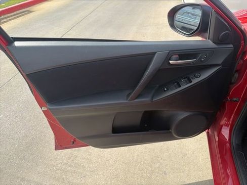 Used 2013 MAZDA MAZDA3 i Touring image 14