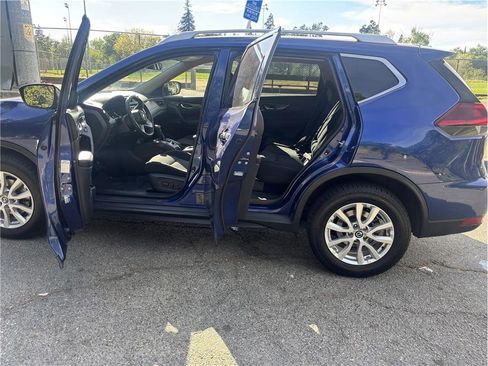 Used 2020 Nissan Rogue SV image 13